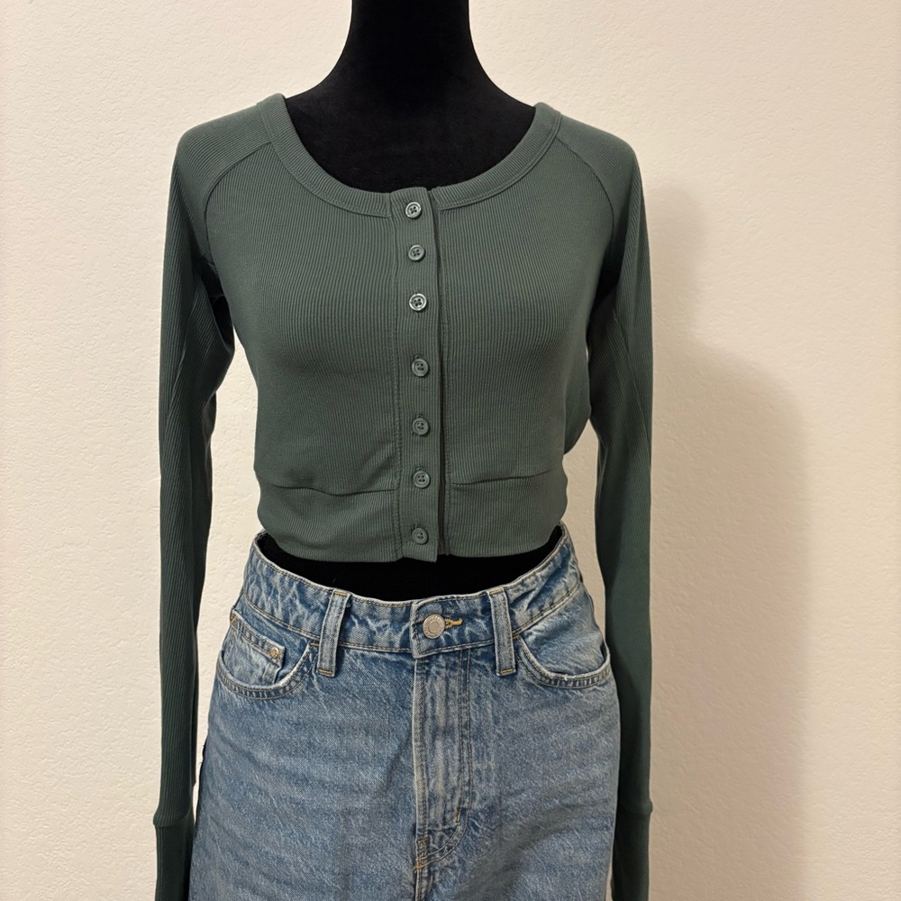 Women's Green Button-Up Ribbed Top